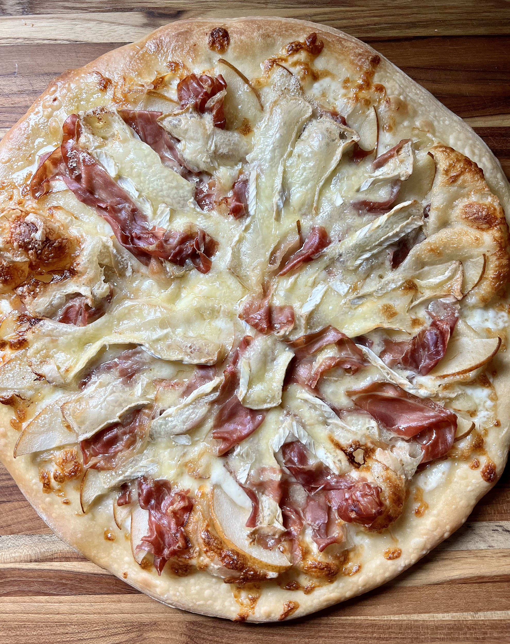 Brie Prosciutto Pizza With Asian Pear And Finch » Djalali Cooks